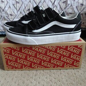 Vans Old Skool V Black-True White Size 6.5W/5M